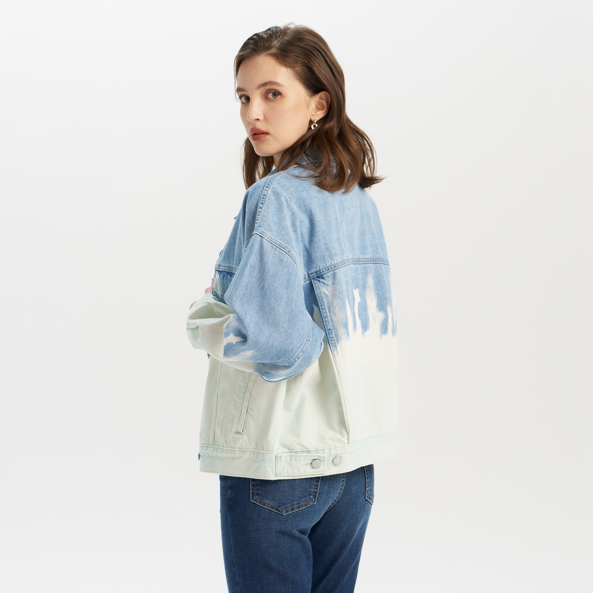 Levi's? Women's Gradient TYPE III Performance Cool Denim Jacket - Image 4