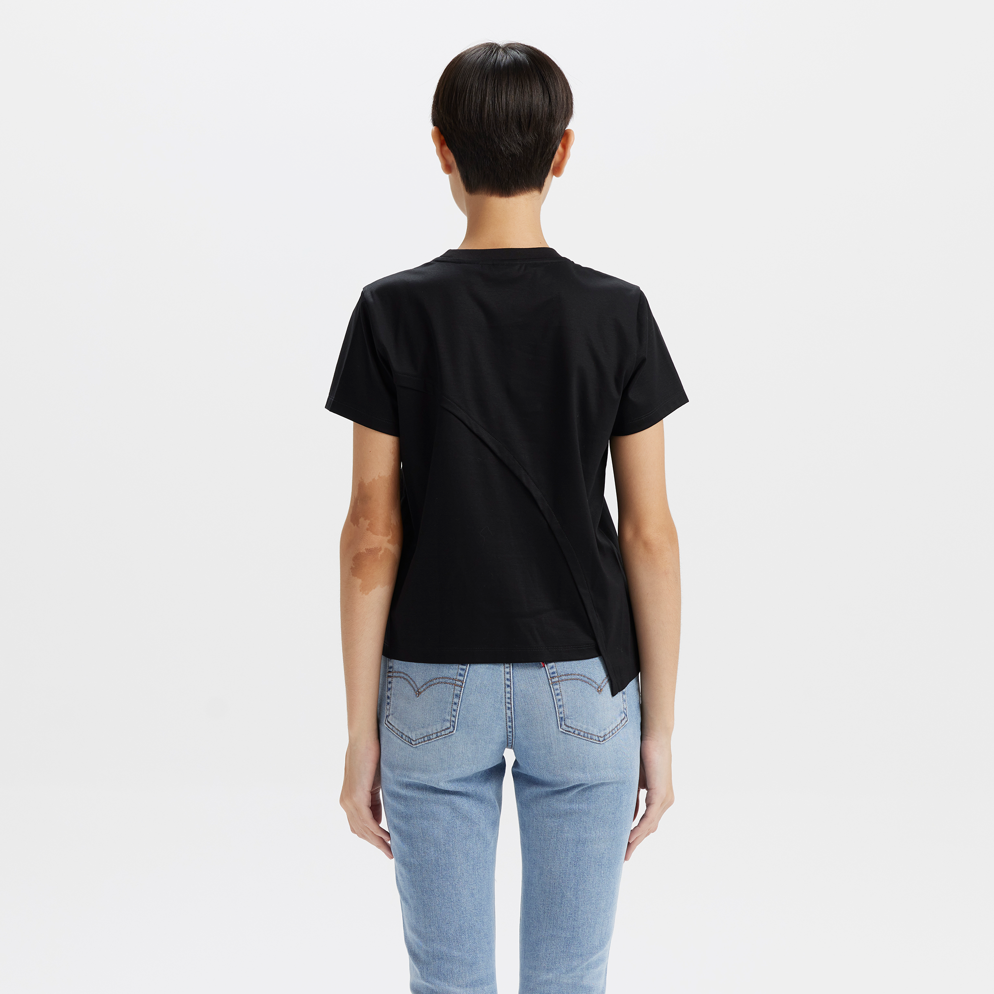 Levi's? Women's Comfortable Casual Short Sleeve Tee - Image 2