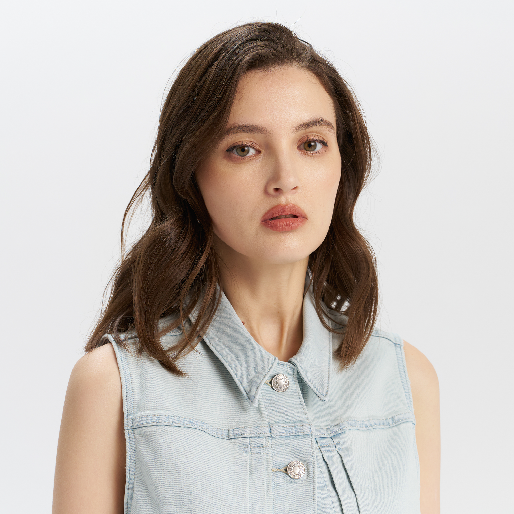 Levi's? Women's Performance Cool Denim Vest - Image 7