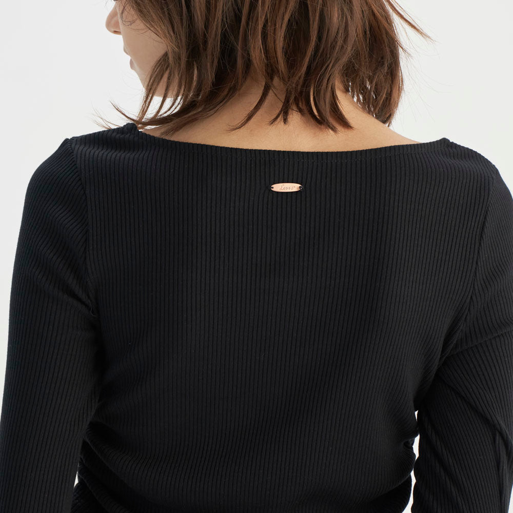 LEVI'S® WOMEN'S CINCHED SHORT STACK T-SHIRT - Image 4