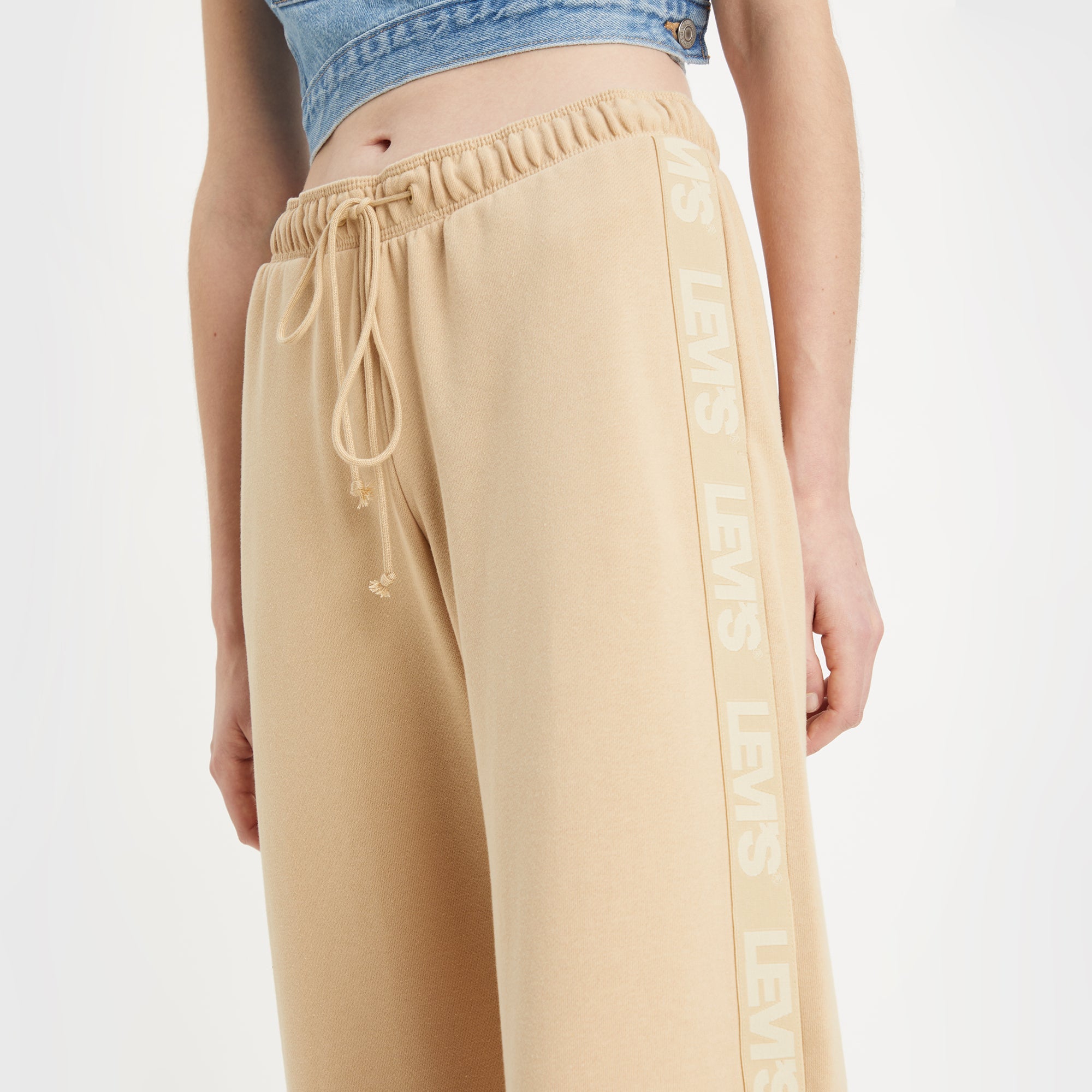 Levi's? Women's Graphic Low Rider Sweatpants - Image 6