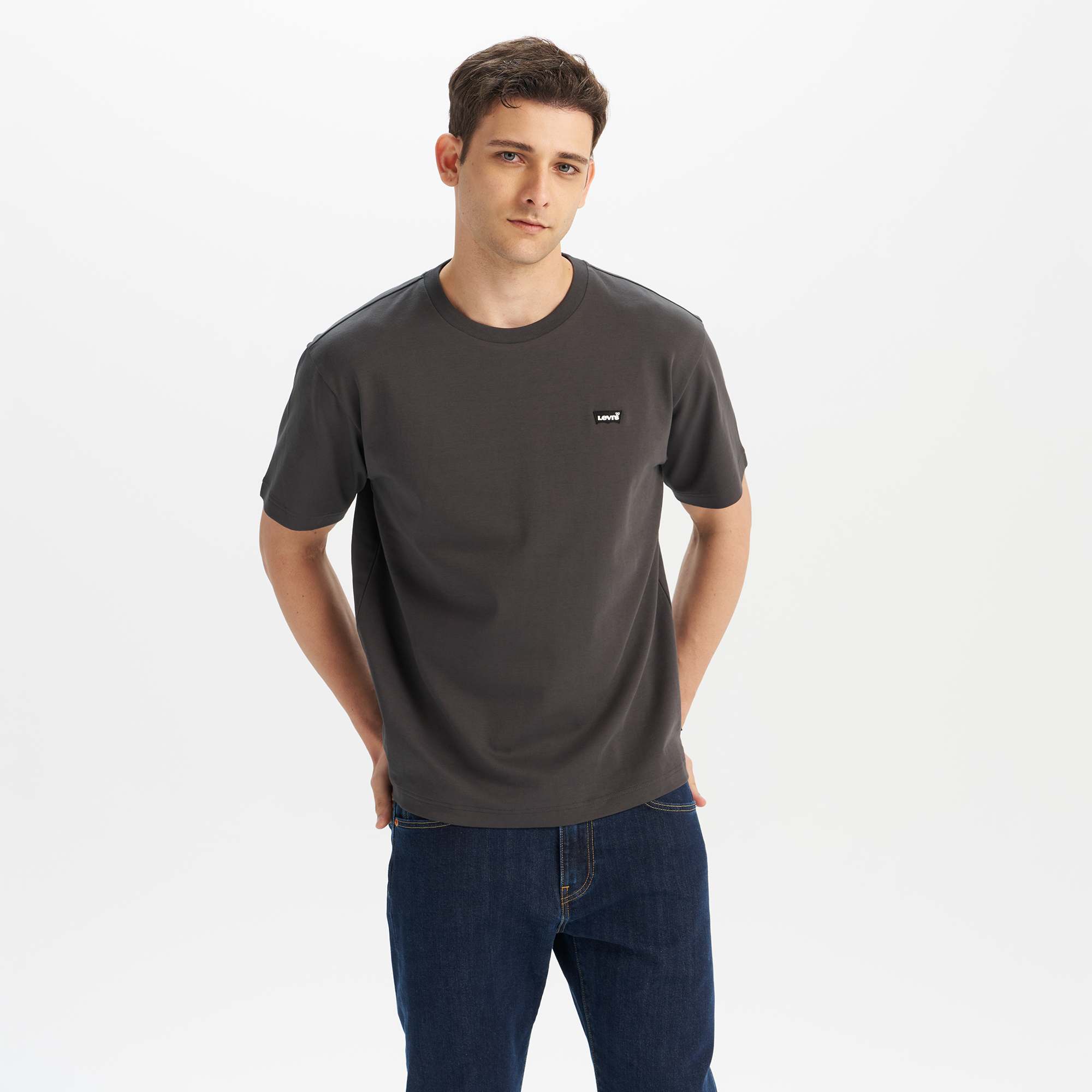 Levi's? Men's Mini Batwing Logo T-Shirt - Image 2