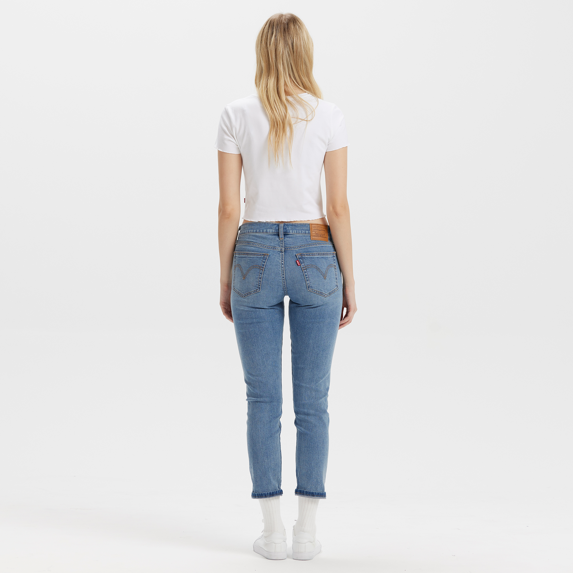 Levi's® Women's Baggy Dad Mid-Rise Loose Straight Leg Performance Cool Jeans - Image 4